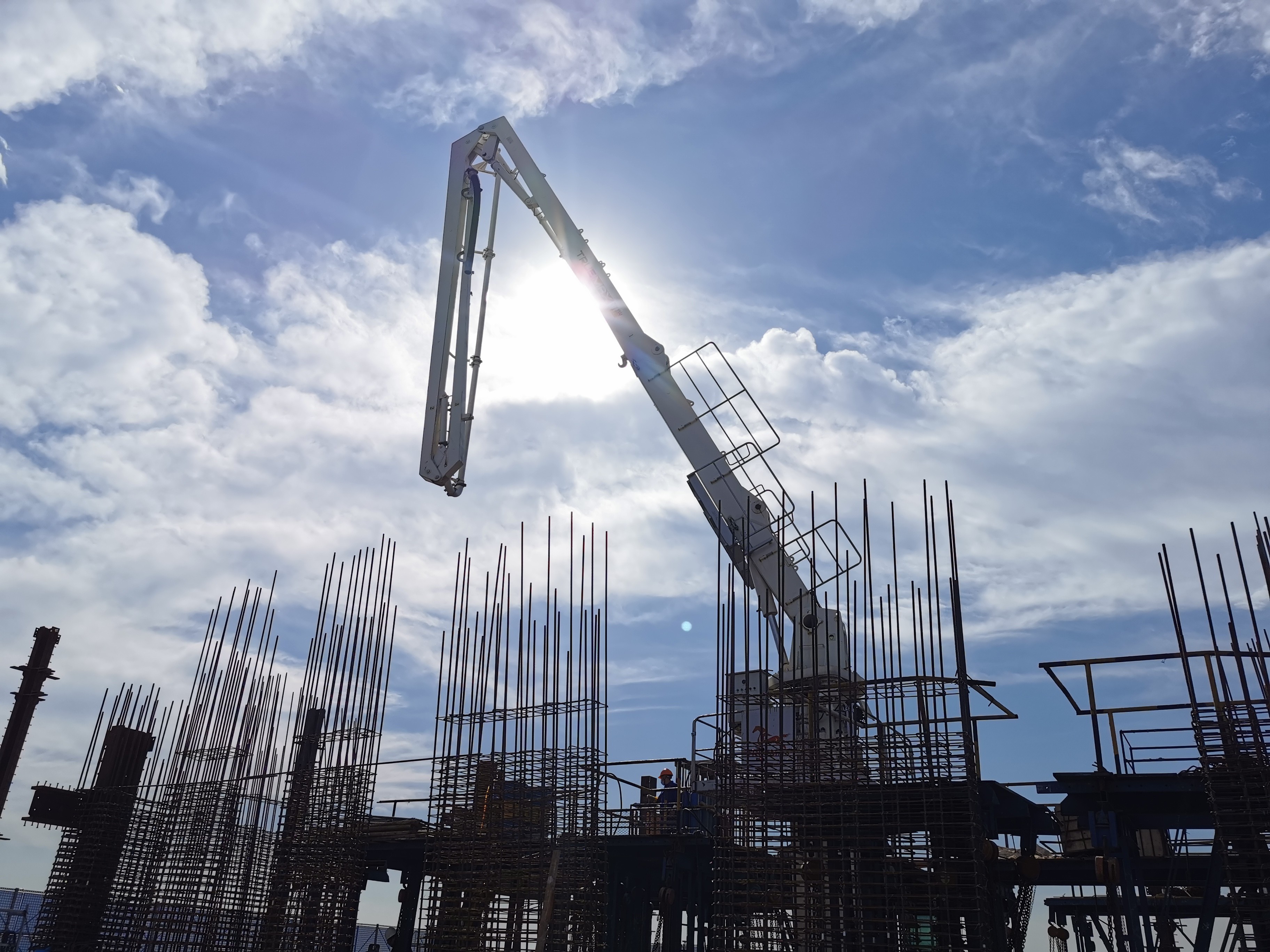 內(nèi)爬布料機(jī) 內(nèi)爬布料機(jī)